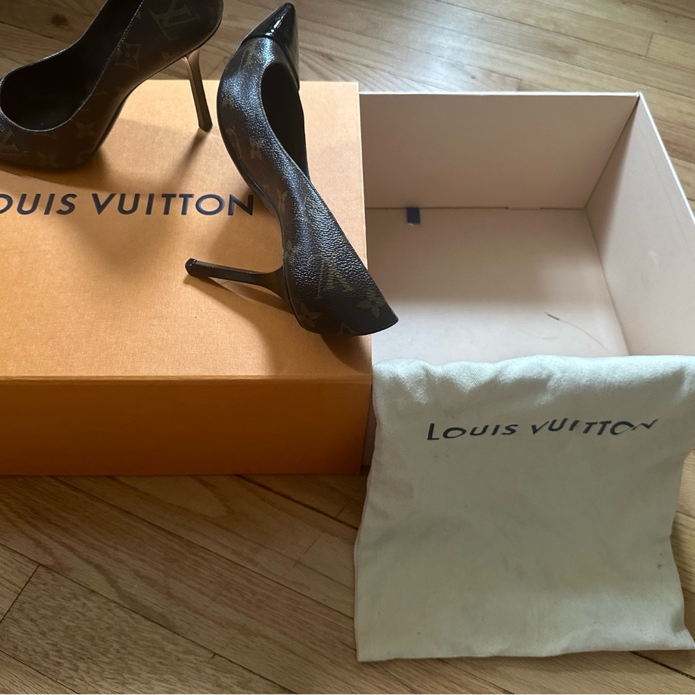 Louis Vuitton Black Stiletto Heels